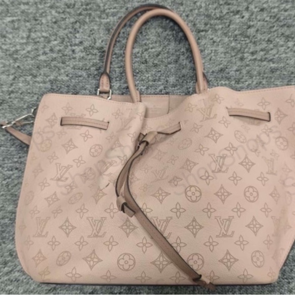Louis Vuitton Girolta Mahina Monogram Bucket Bag with COA, box, dust bag - Picture 5 of 10